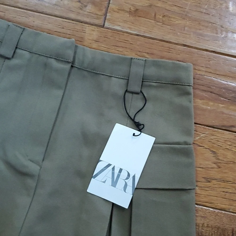 Zara tan/green pleated school uniform cargo skirt
